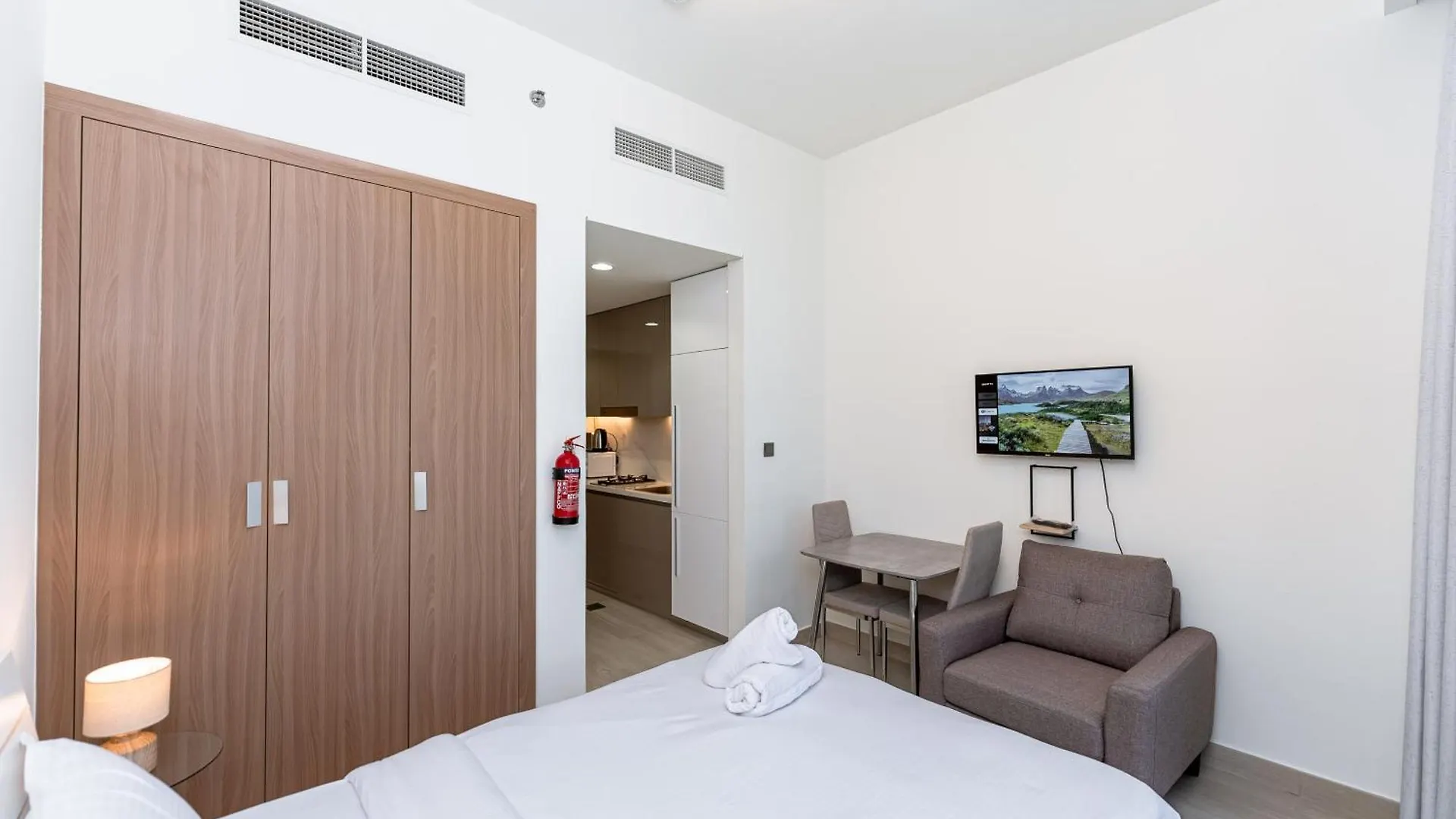 Charming Furnished Studio In Meydan, Dubai By Bhavan Vacation Homes Apartment