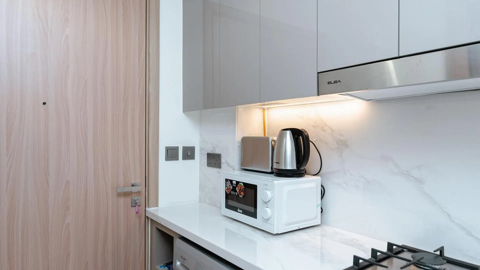 Charming Furnished Studio In Meydan, Dubai By Bhavan Vacation Homes