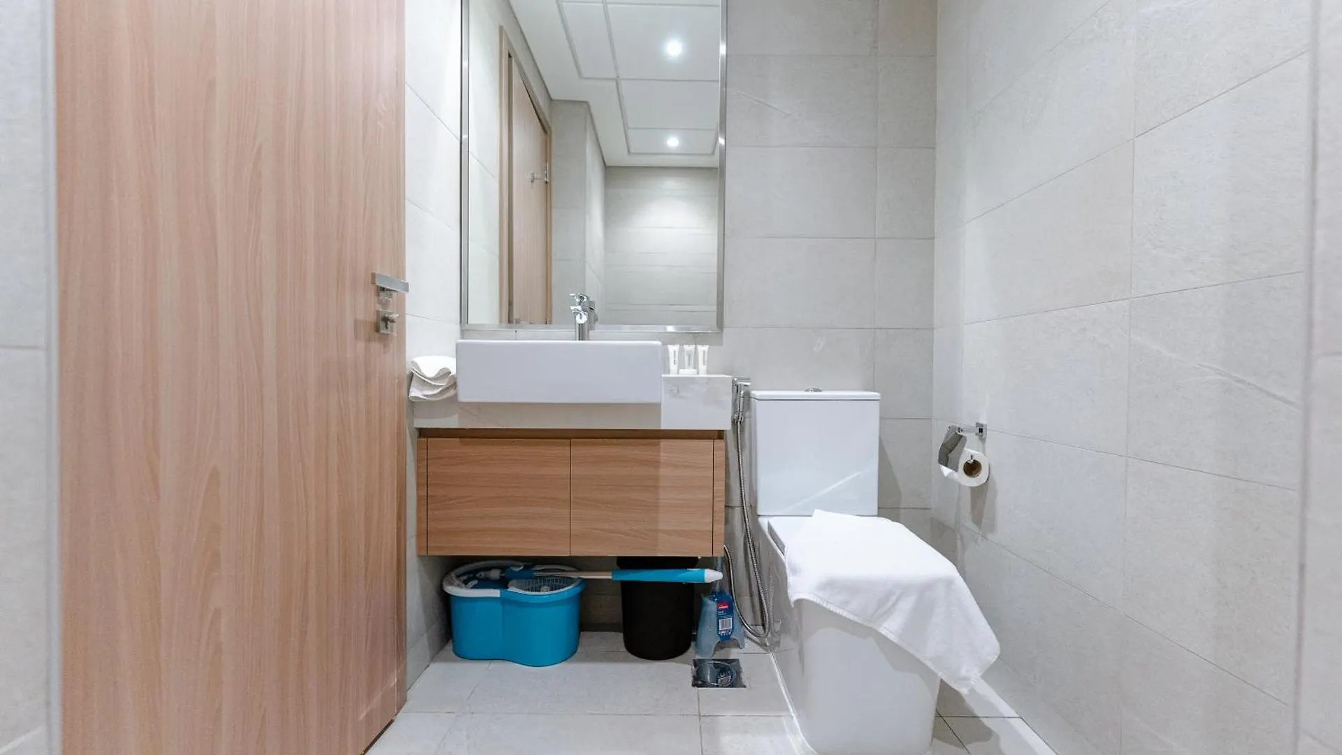 Charming Furnished Studio In Meydan, Dubai By Bhavan Vacation Homes Apartment