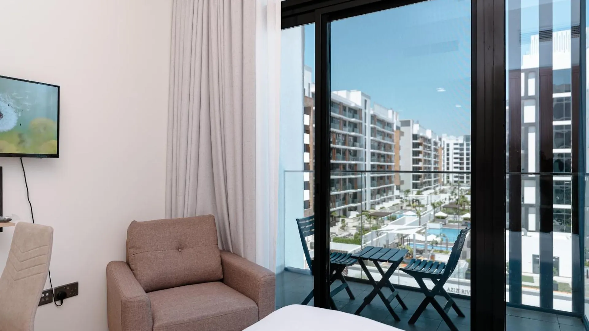 Charming Furnished Studio In Meydan, Dubai By Bhavan Vacation Homes